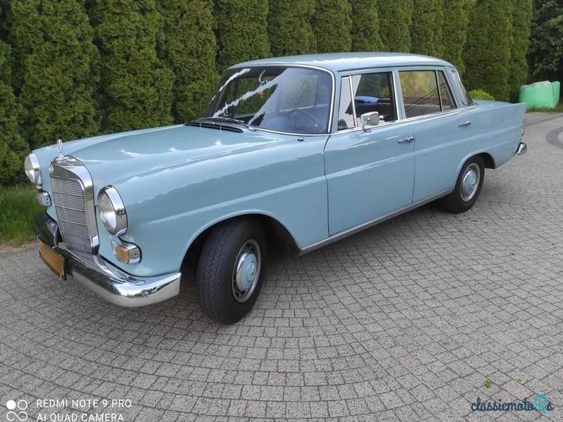 1965' Mercedes-Benz 200 W110 photo #1