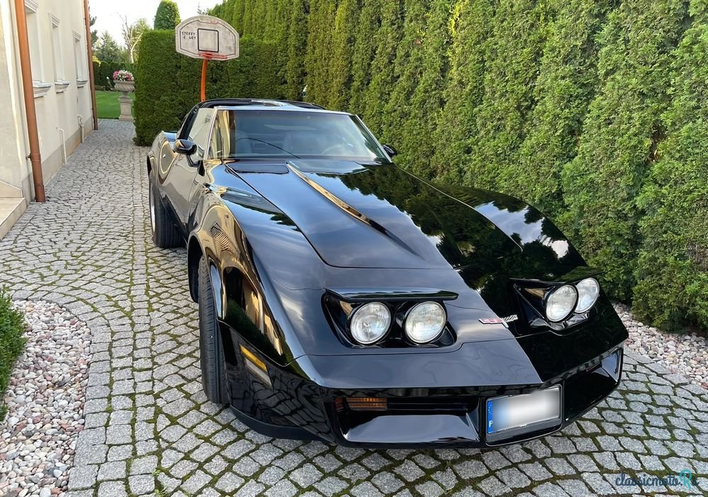 1980' Chevrolet Corvette photo #2