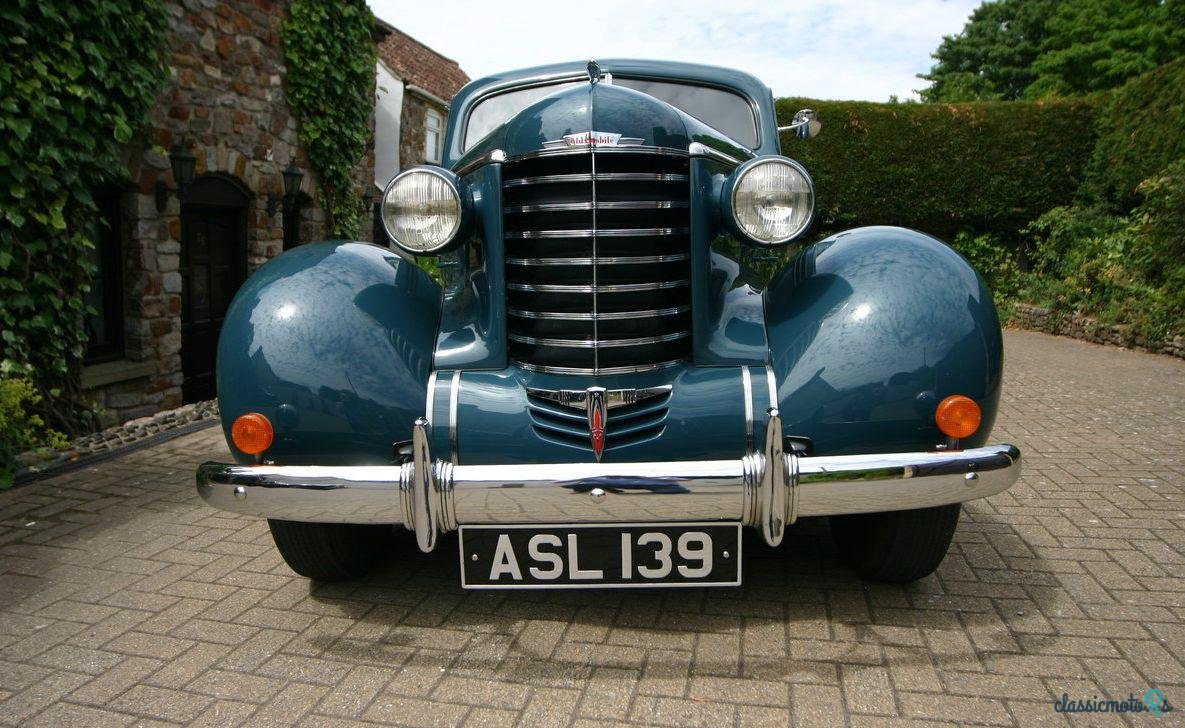 1937' Oldsmobile F Series photo #2