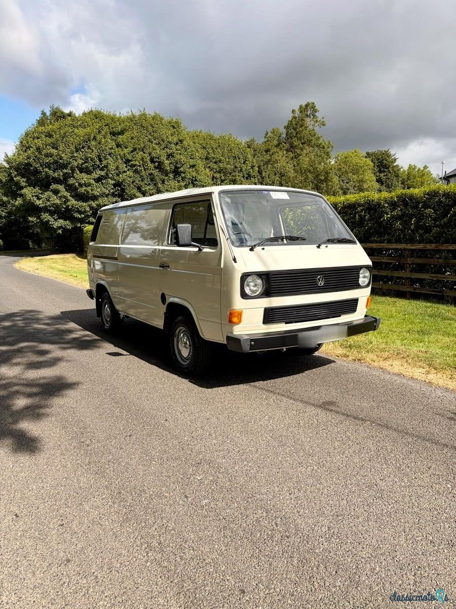 1983' Volkswagen Type 2 photo #4