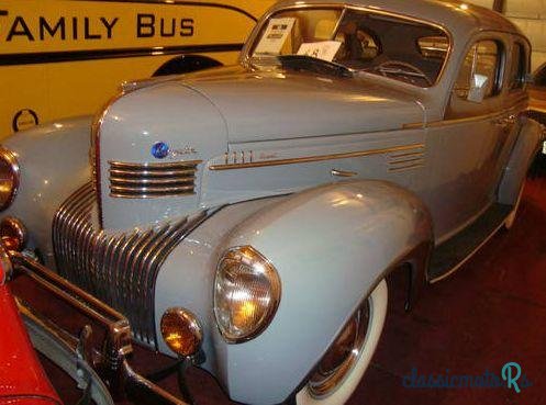 1939' Chrysler Royal 4Dr Sedan photo #3