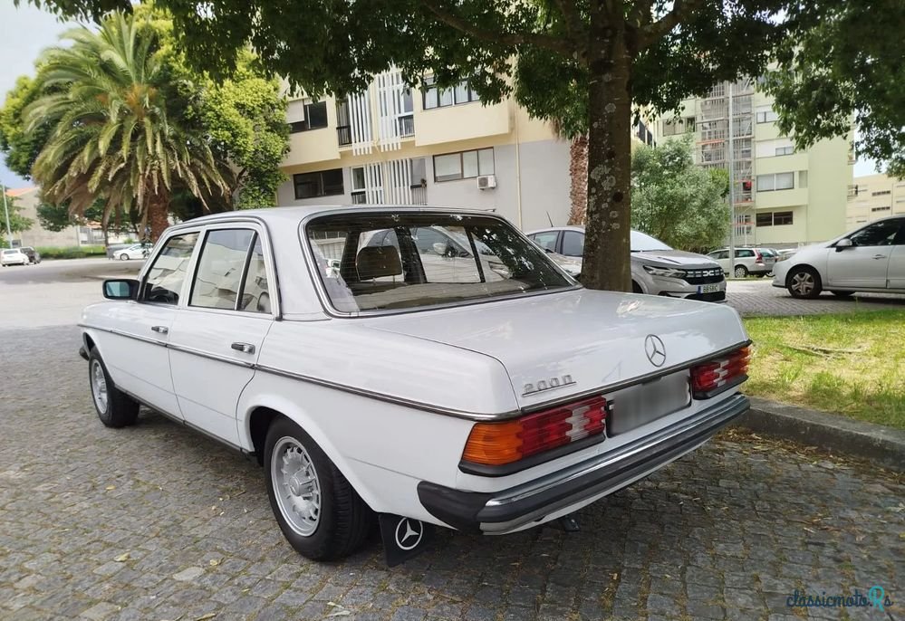 1977' Mercedes-Benz 200 photo #5