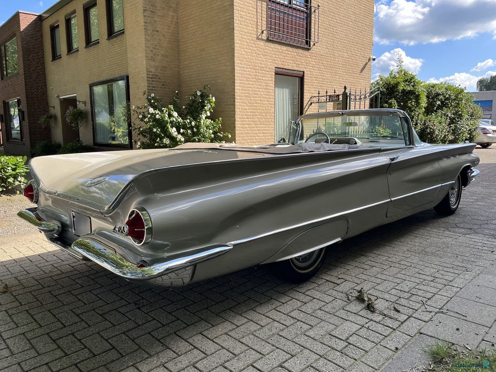 1960' Buick Le Sabre photo #2