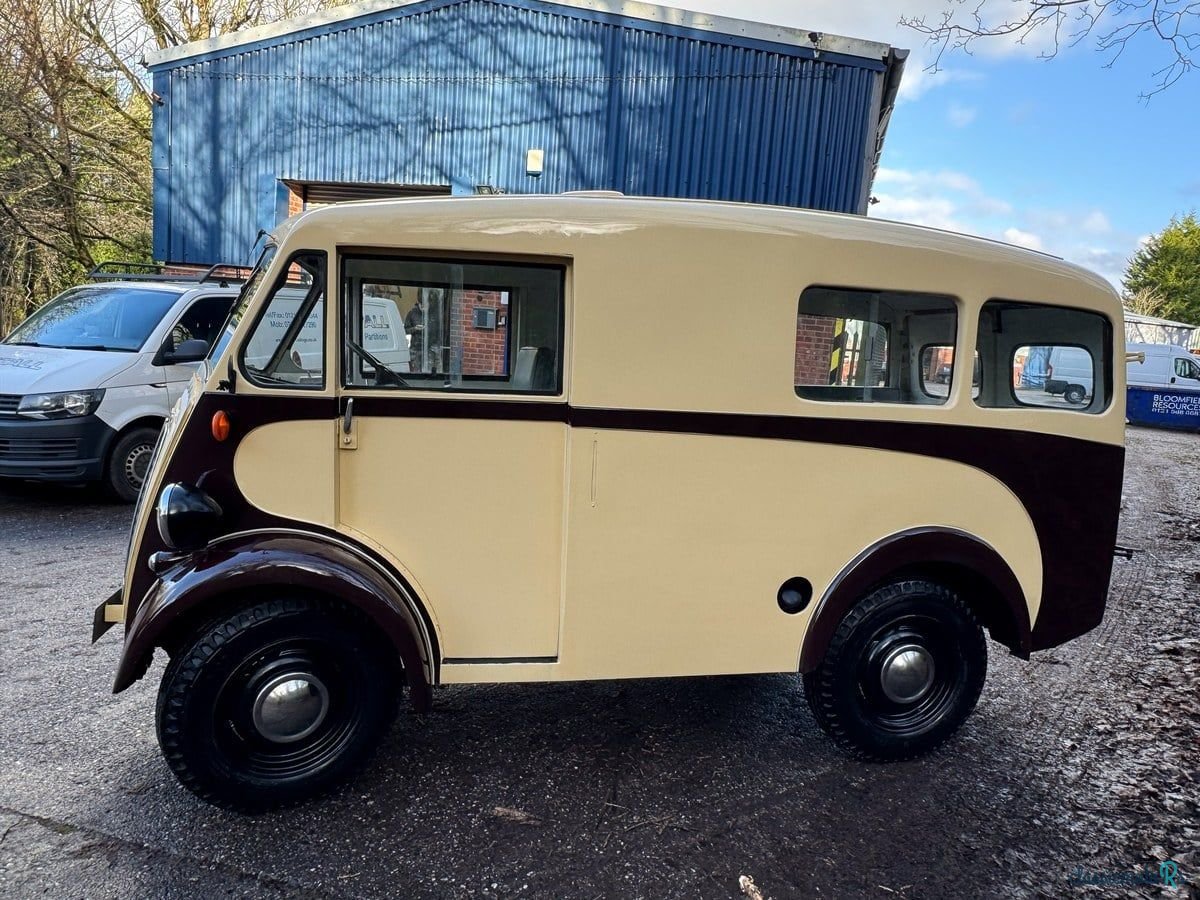 1956' Morris J Type photo #4