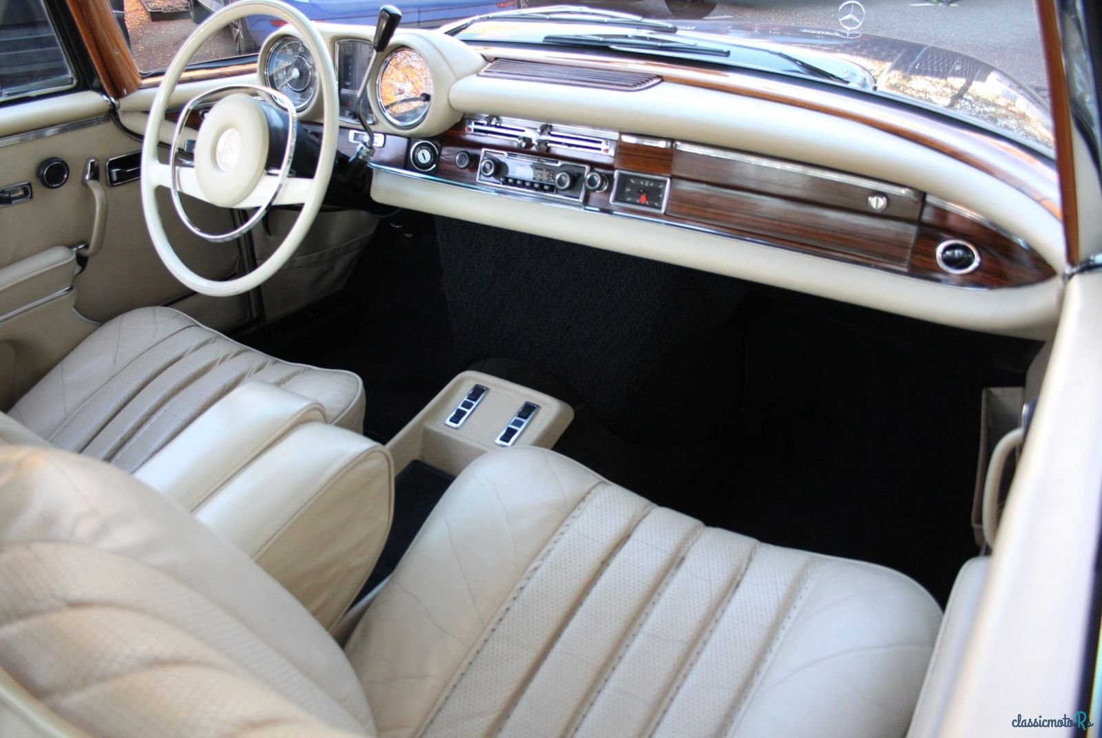 1970' Mercedes-Benz 280 Se photo #3