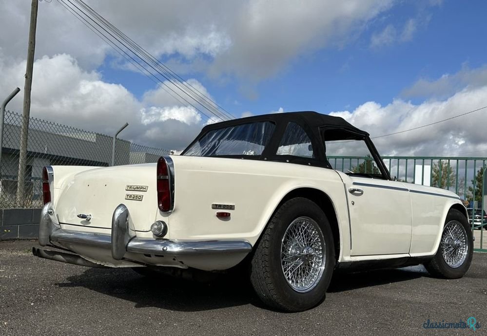 1968' Triumph TR5 photo #6