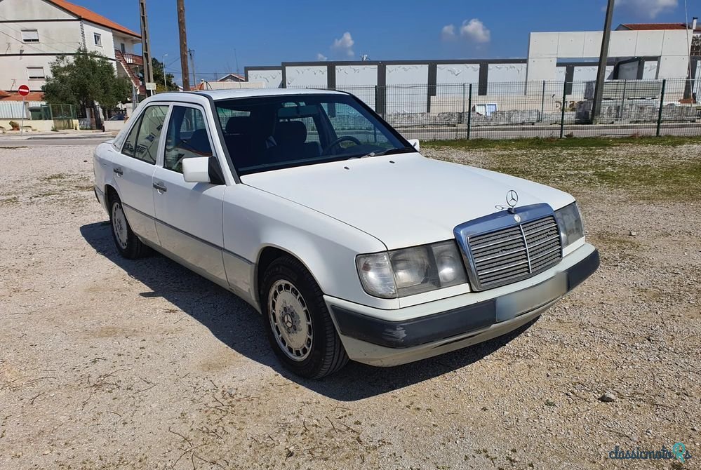 1988' Mercedes-Benz W124 photo #3