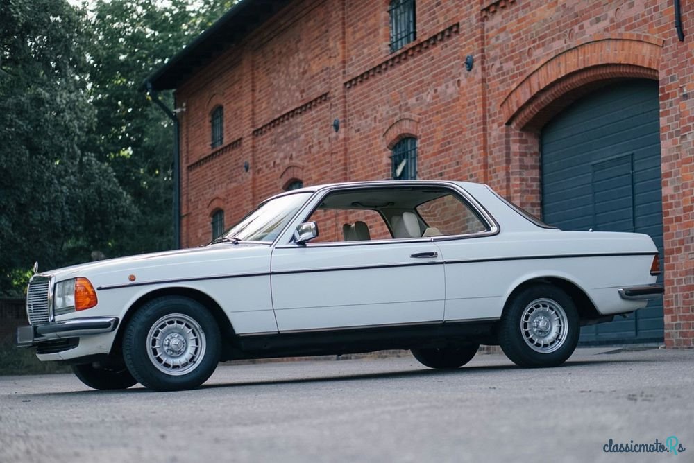 1978' Mercedes-Benz W123 photo #3