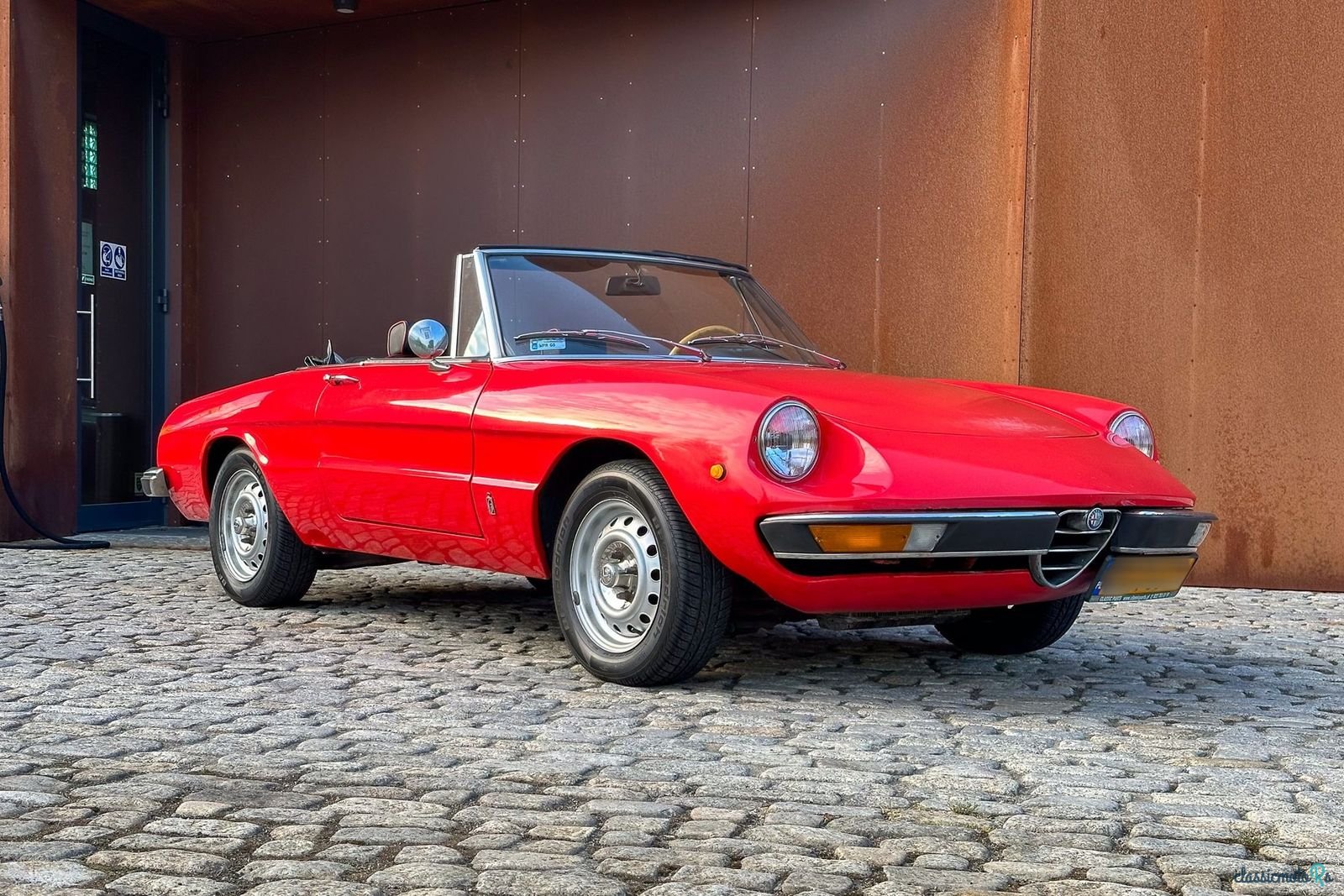 1975' Alfa Romeo Spider photo #1