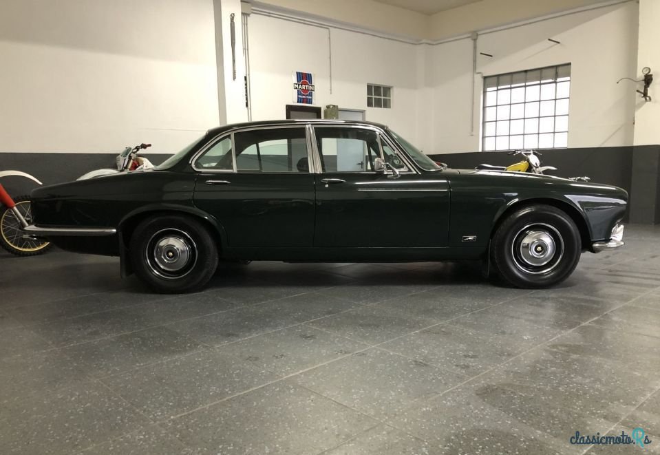 1973' Jaguar XJ photo #2