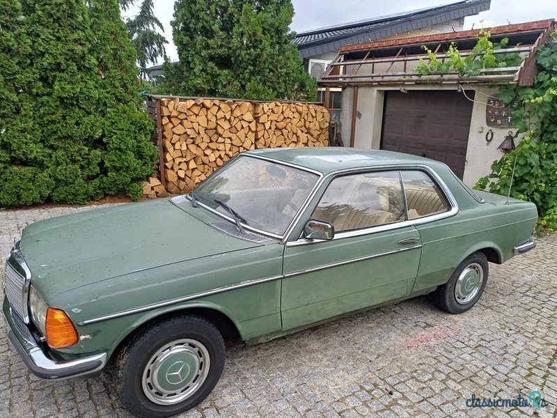 1977' Mercedes-Benz W123 photo #5