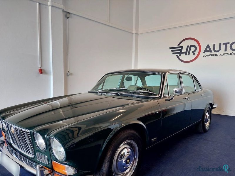 1971' Jaguar XJ photo #2