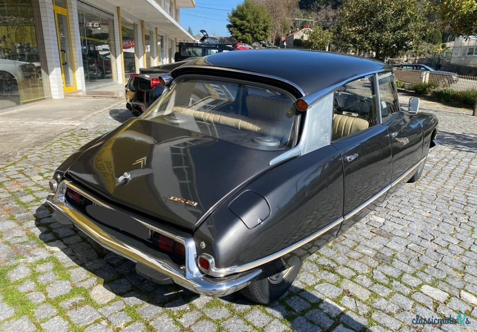1968' Citroen DS photo #2
