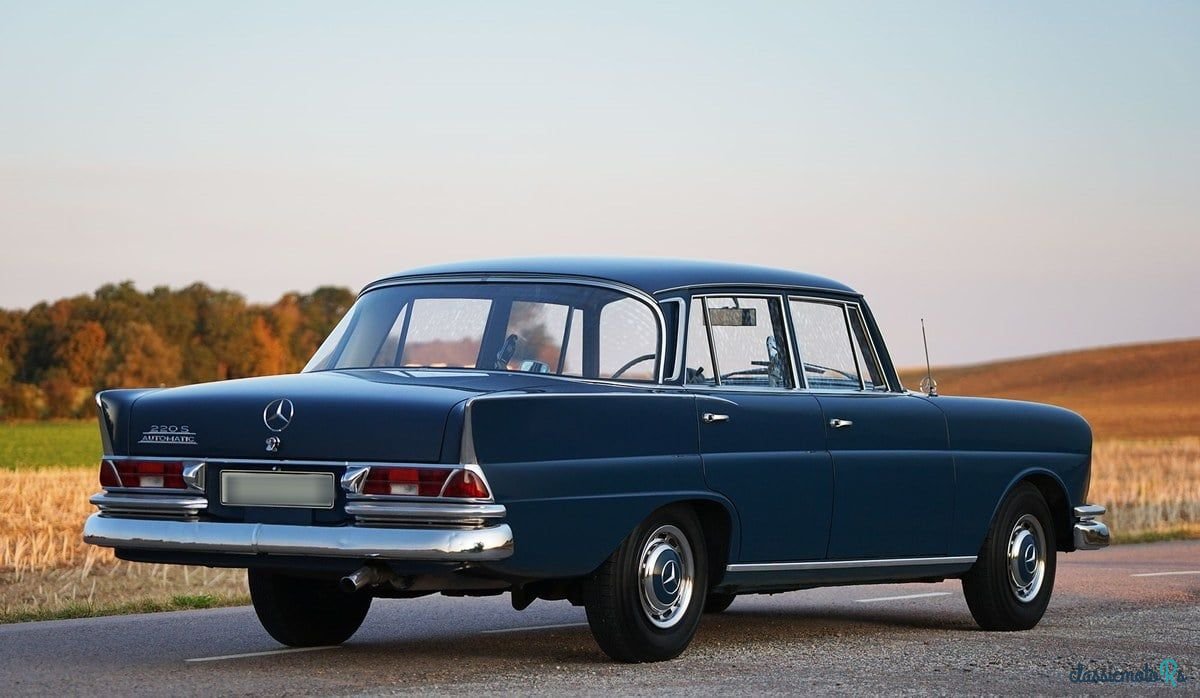 1965' Mercedes-Benz 220 photo #3