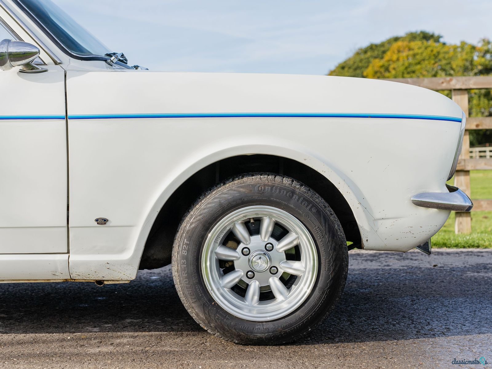 1969' Ford Cortina photo #2