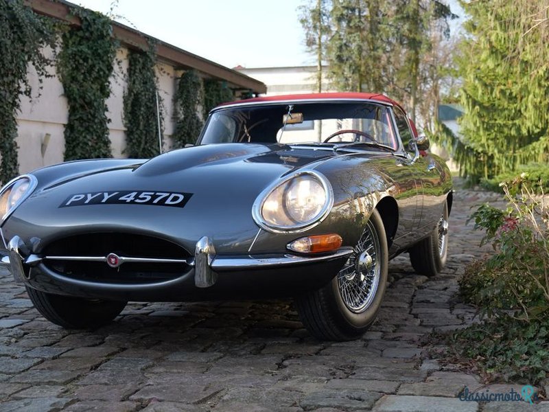 1965' Jaguar E-Type photo #1