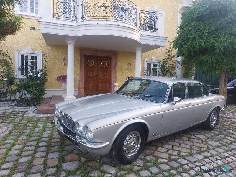 1976' Jaguar XJ photo #1