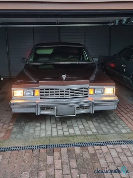 1977' Cadillac Fleetwood photo #2