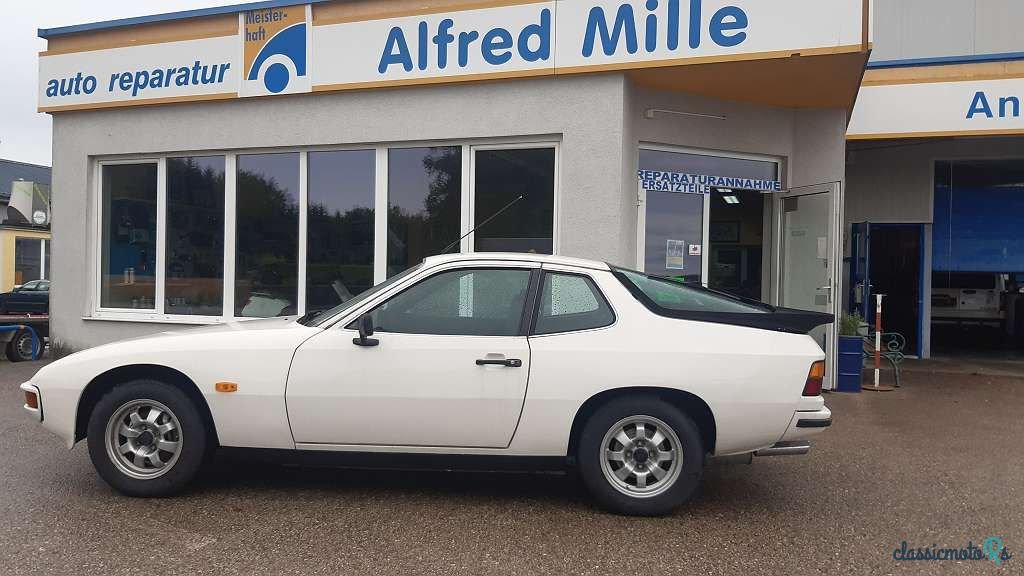 1977' Porsche 924 photo #1