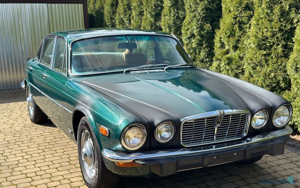 1974' Jaguar XJ photo #2