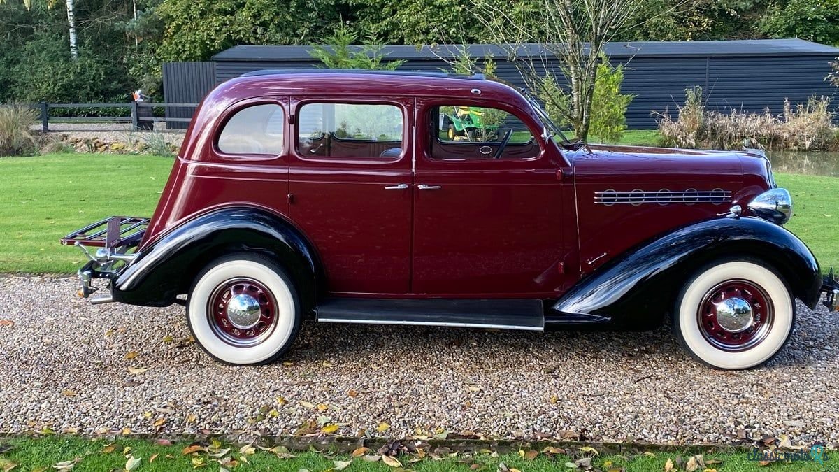 1935' Chrysler Airstream photo #3