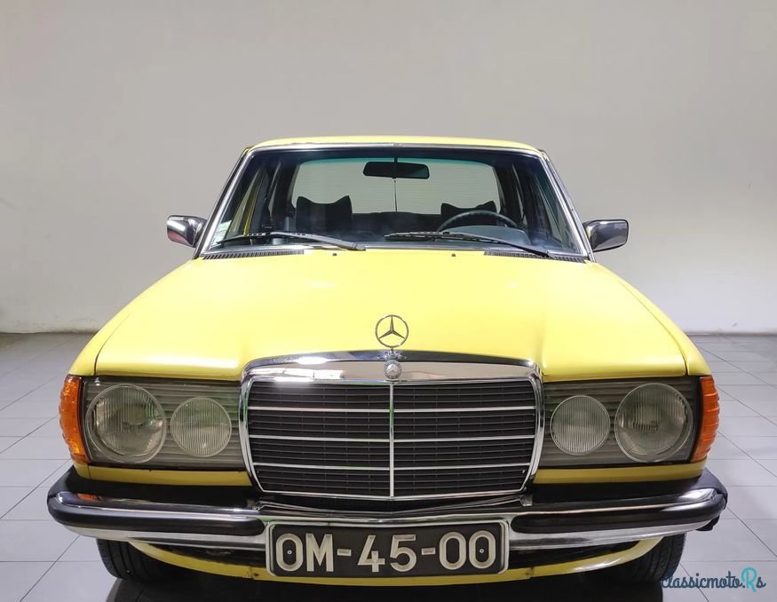 1976' Mercedes-Benz 200 photo #5