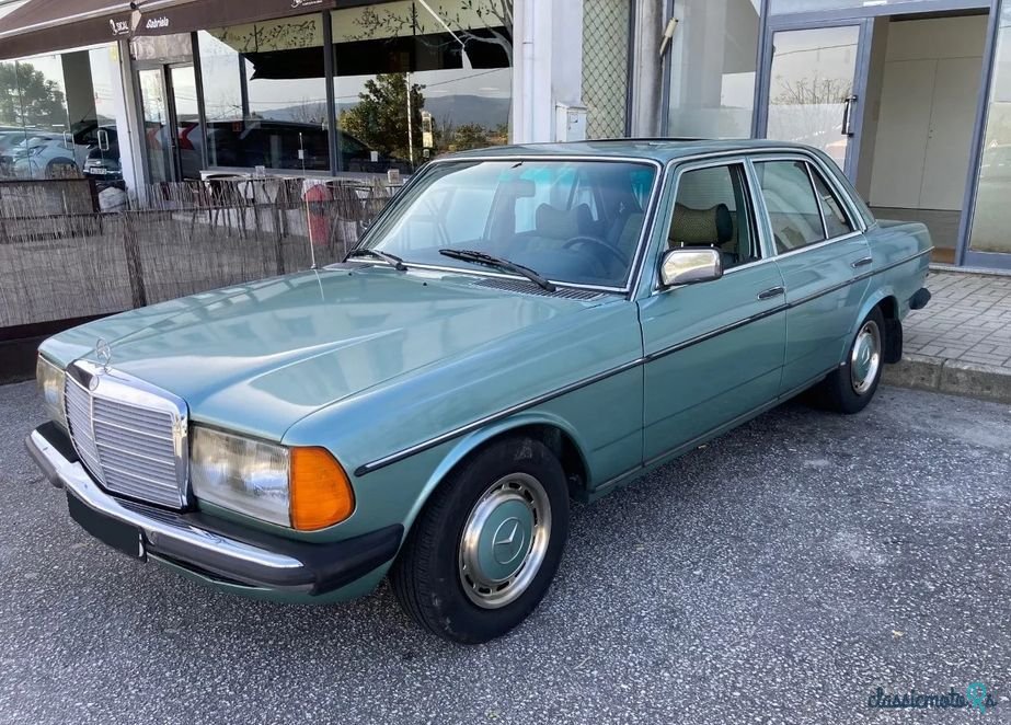 1977' Mercedes-Benz 300 photo #2