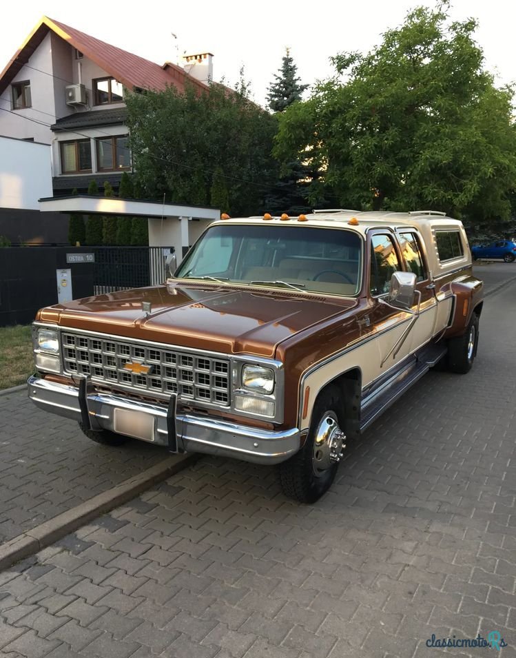 1980' Chevrolet Silverado photo #1