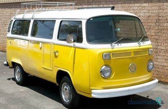 1974' Volkswagen Kombi photo #5
