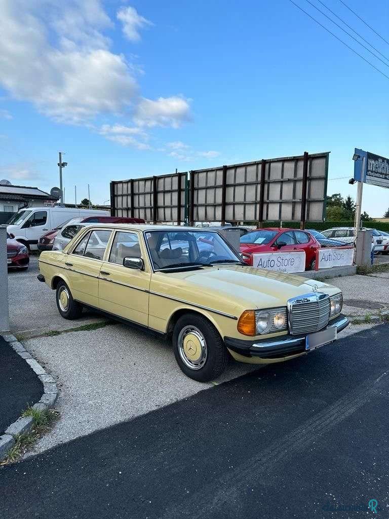 1977' Mercedes-Benz W123 photo #2