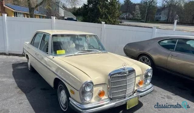 1972' Mercedes-Benz 280 SEL photo #3