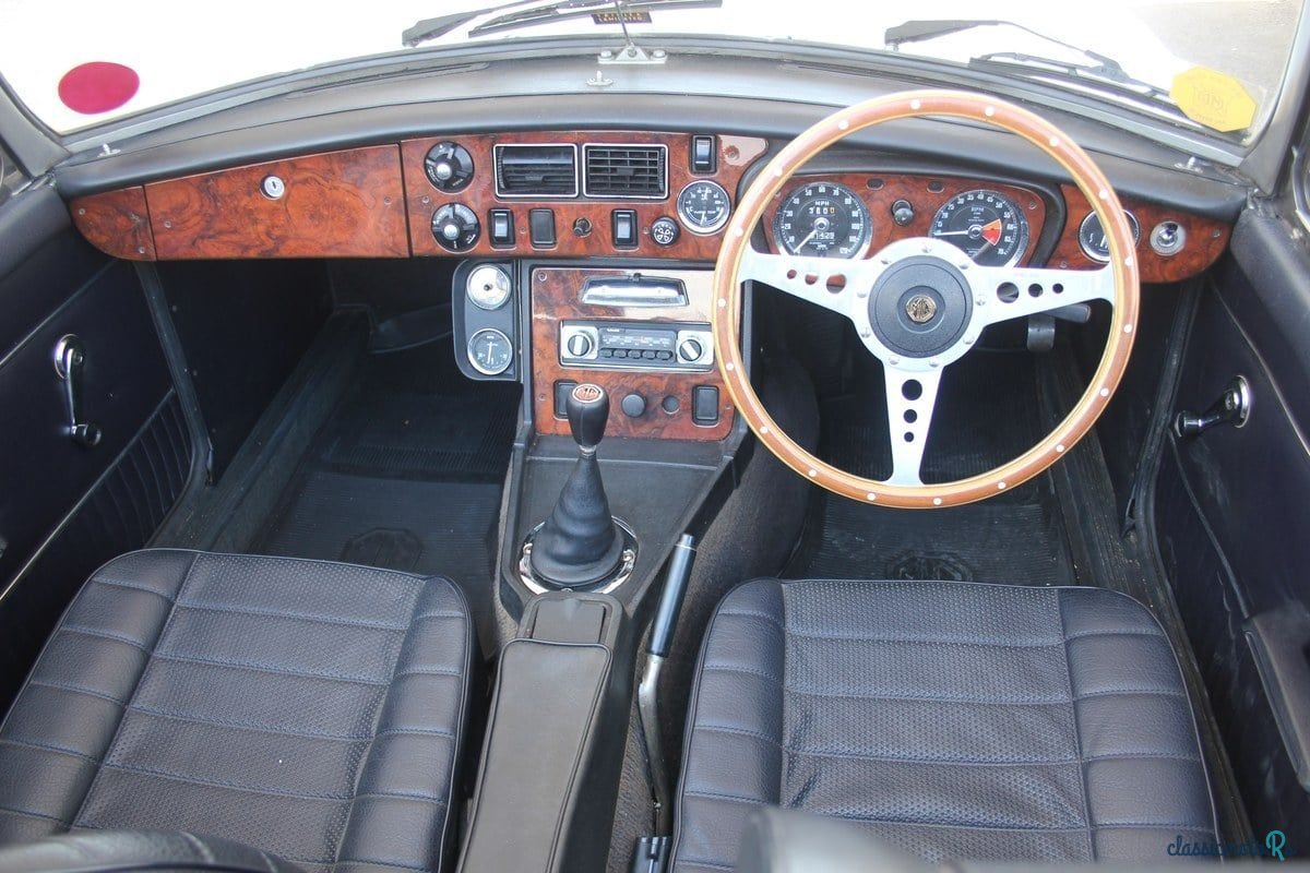 1973' MG MGB photo #3