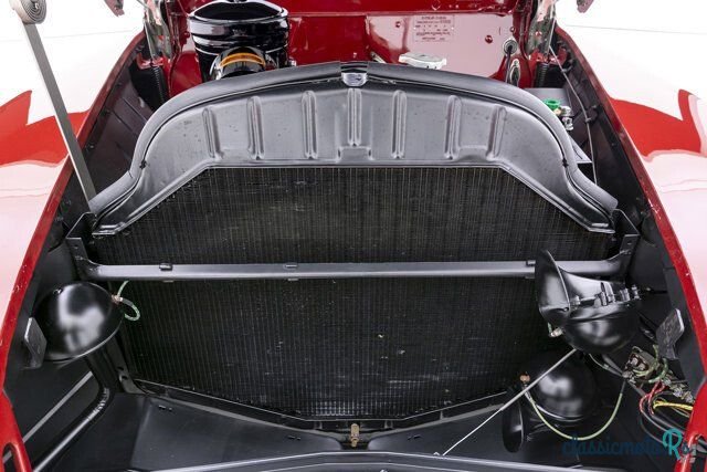 1947' Chrysler Town & Country photo #6