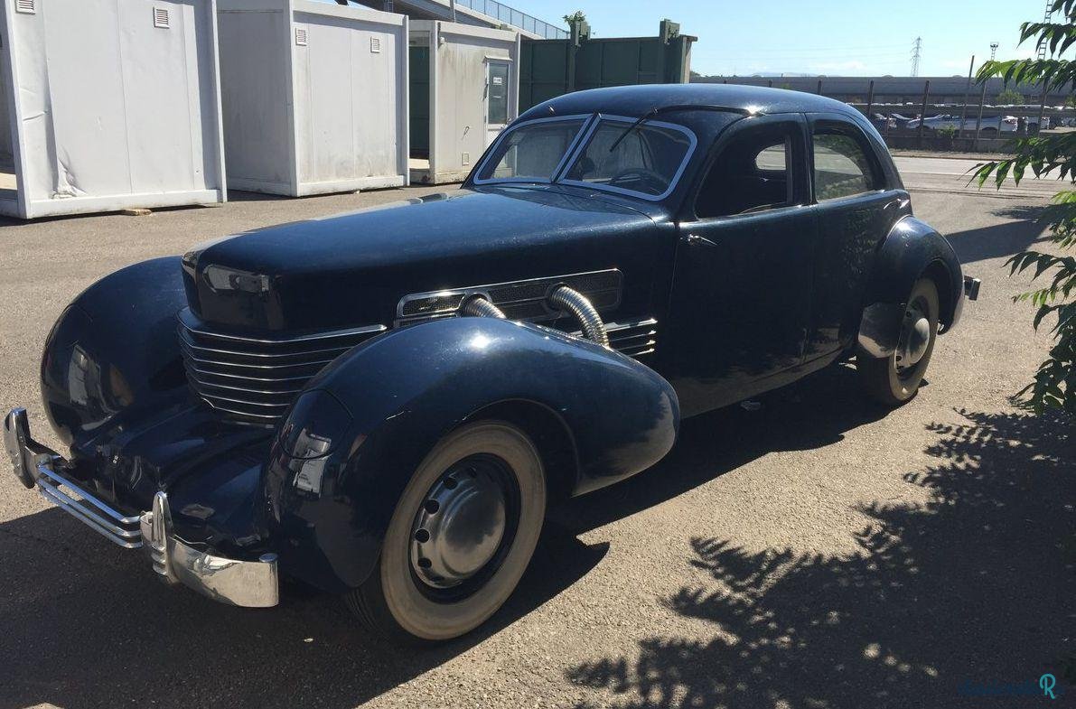 1937' Cord 812 Beverly Sedan photo #3