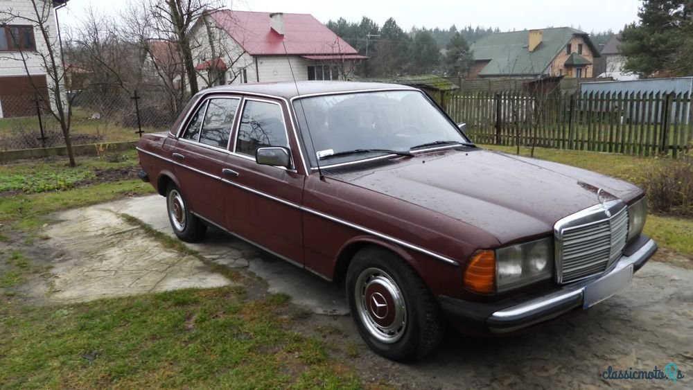 1979' Mercedes-Benz W123 photo #4