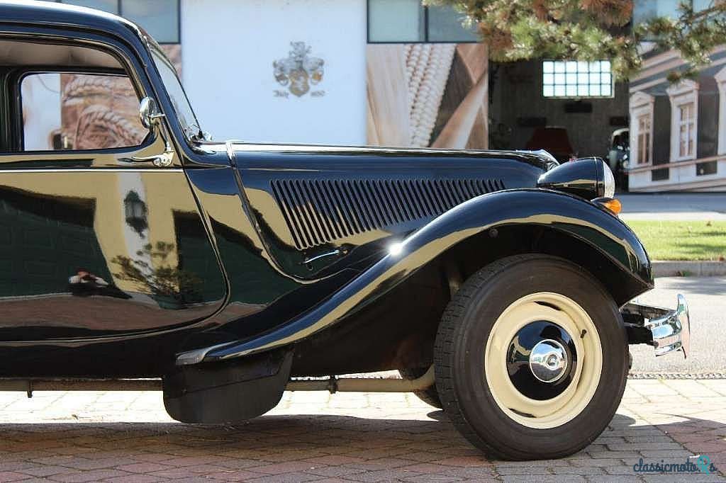 1952' Citroen Traction Avant 11B photo #2