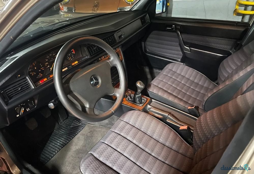 1990' Mercedes-Benz 190 E 2.0 photo #6