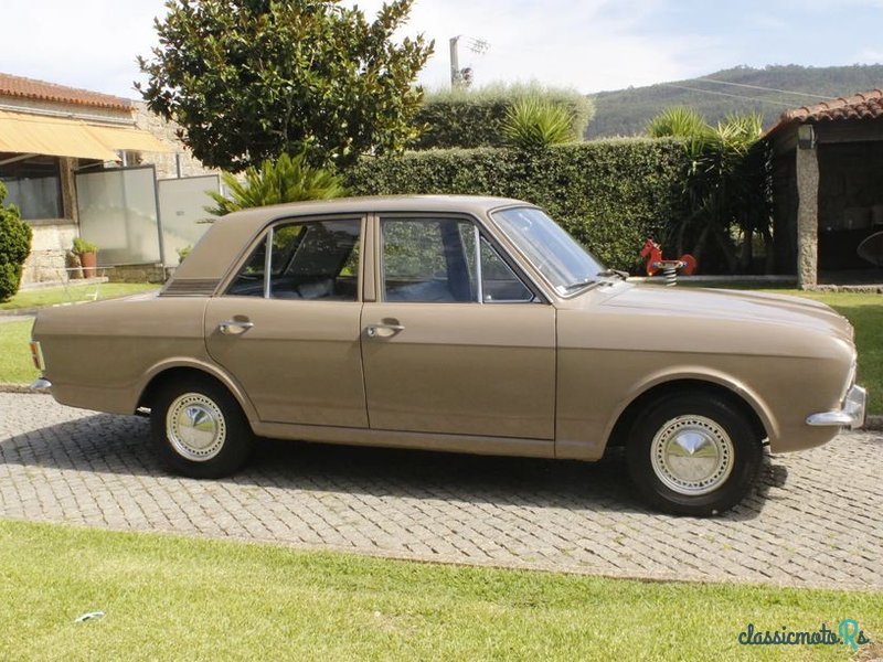 1969' Ford Cortina photo #4