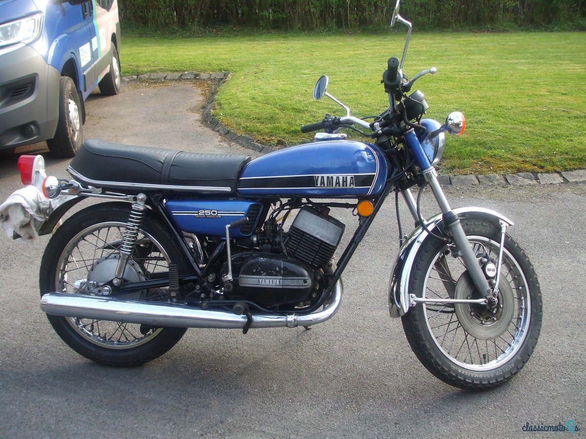 1976' Yamaha RD250A photo #1