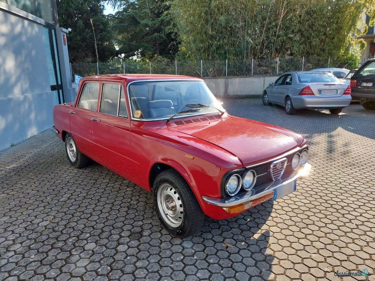1975' Alfa Romeo Giulia photo #5
