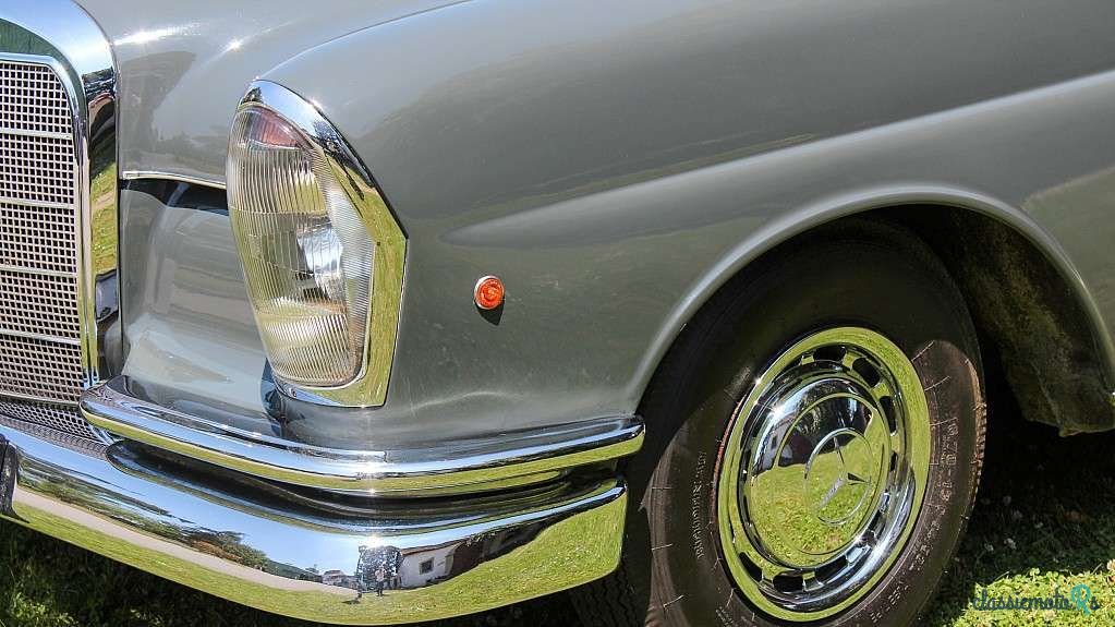 1961' Mercedes-Benz W111 220 b photo #4