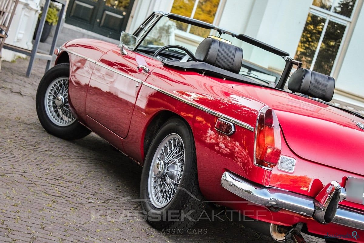 1973' MG MGB photo #2