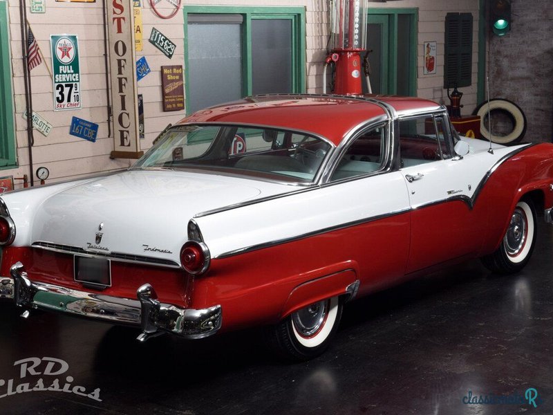 1955' Ford Fairlane photo #4