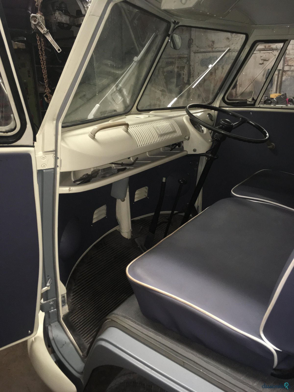 1965' Volkswagen Camper photo #3