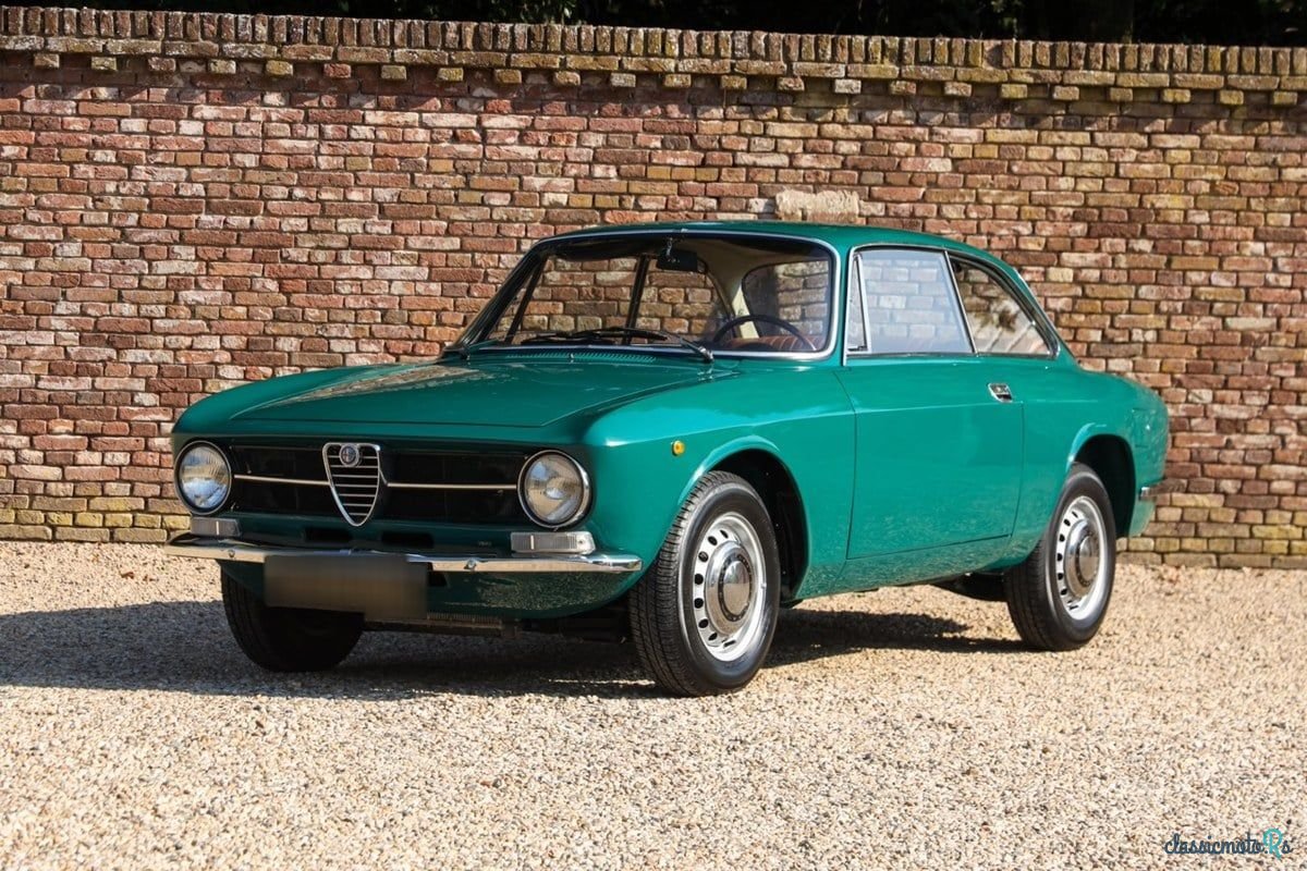 1972' Alfa Romeo Gt Junior photo #1