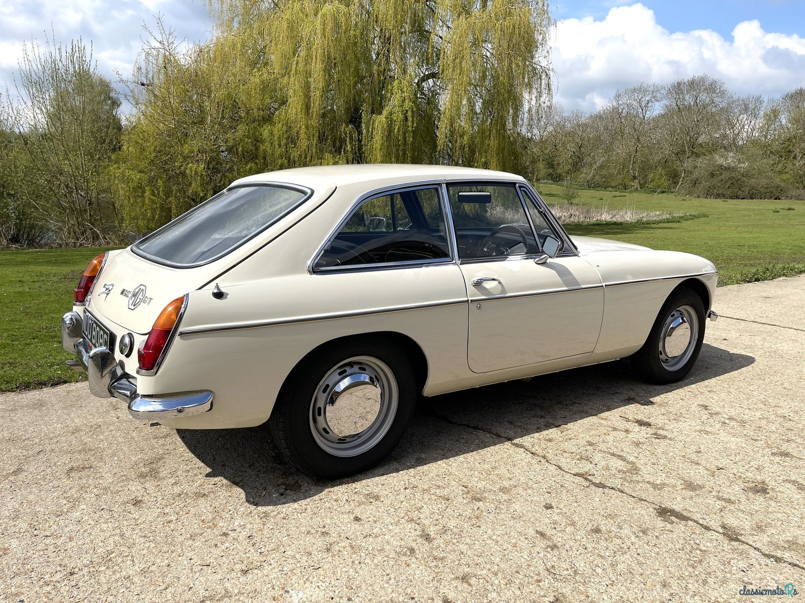 1968' MG MGC photo #4