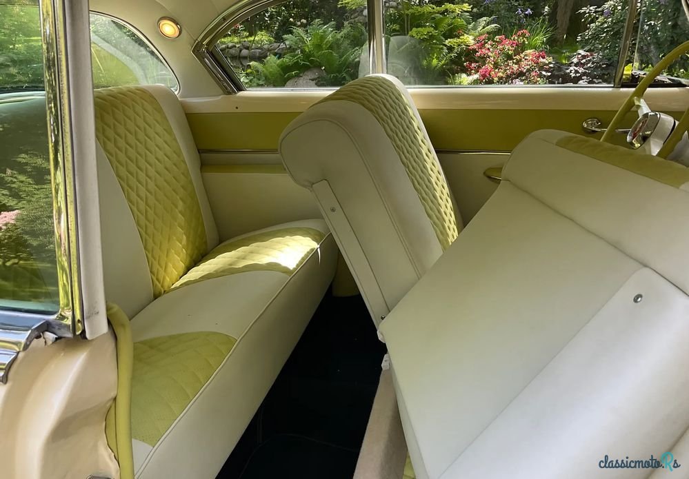 1953' Pontiac Laurentian photo #2