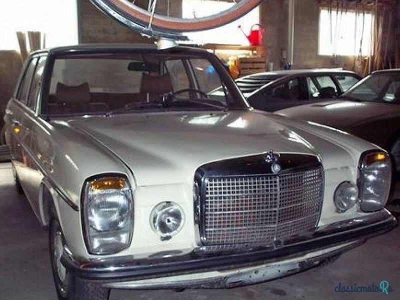 1969' Mercedes-Benz 230 photo #1