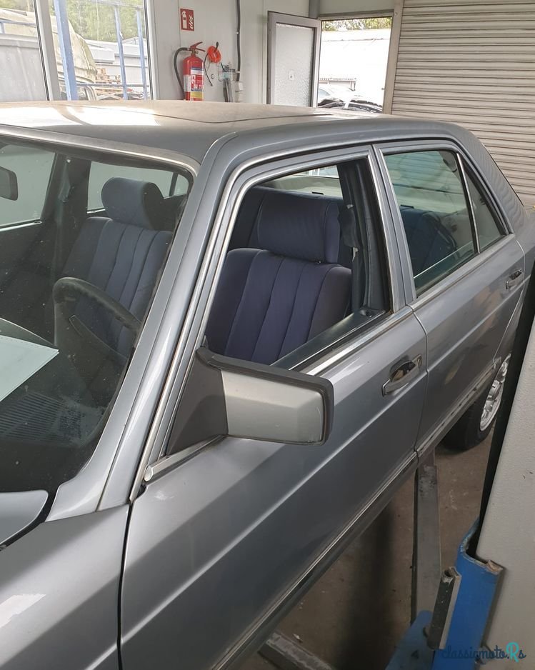 1980' Mercedes-Benz 280 photo #2