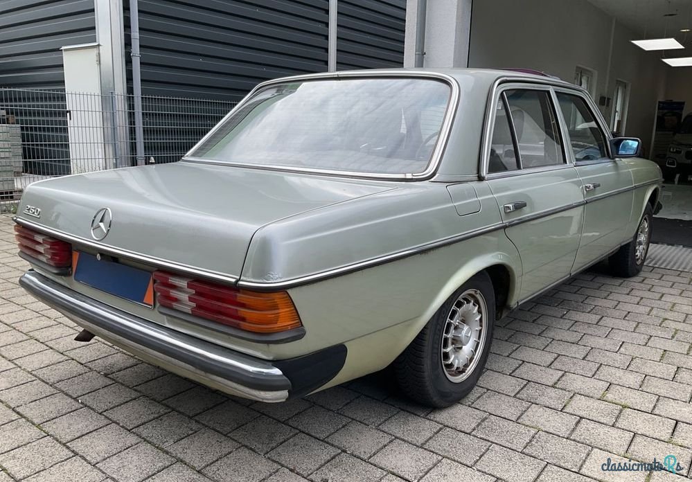 1976' Mercedes-Benz W123 photo #2